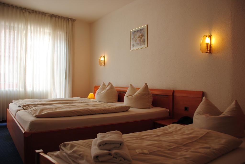 Hotel Kurfuerst Garni Germersheim Room photo